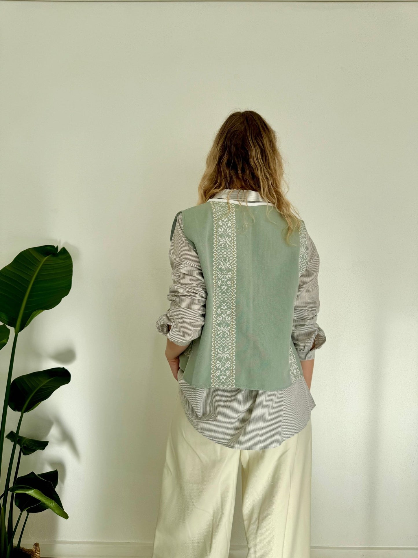 Agnes vest no.21 - Omel Studio - Veste