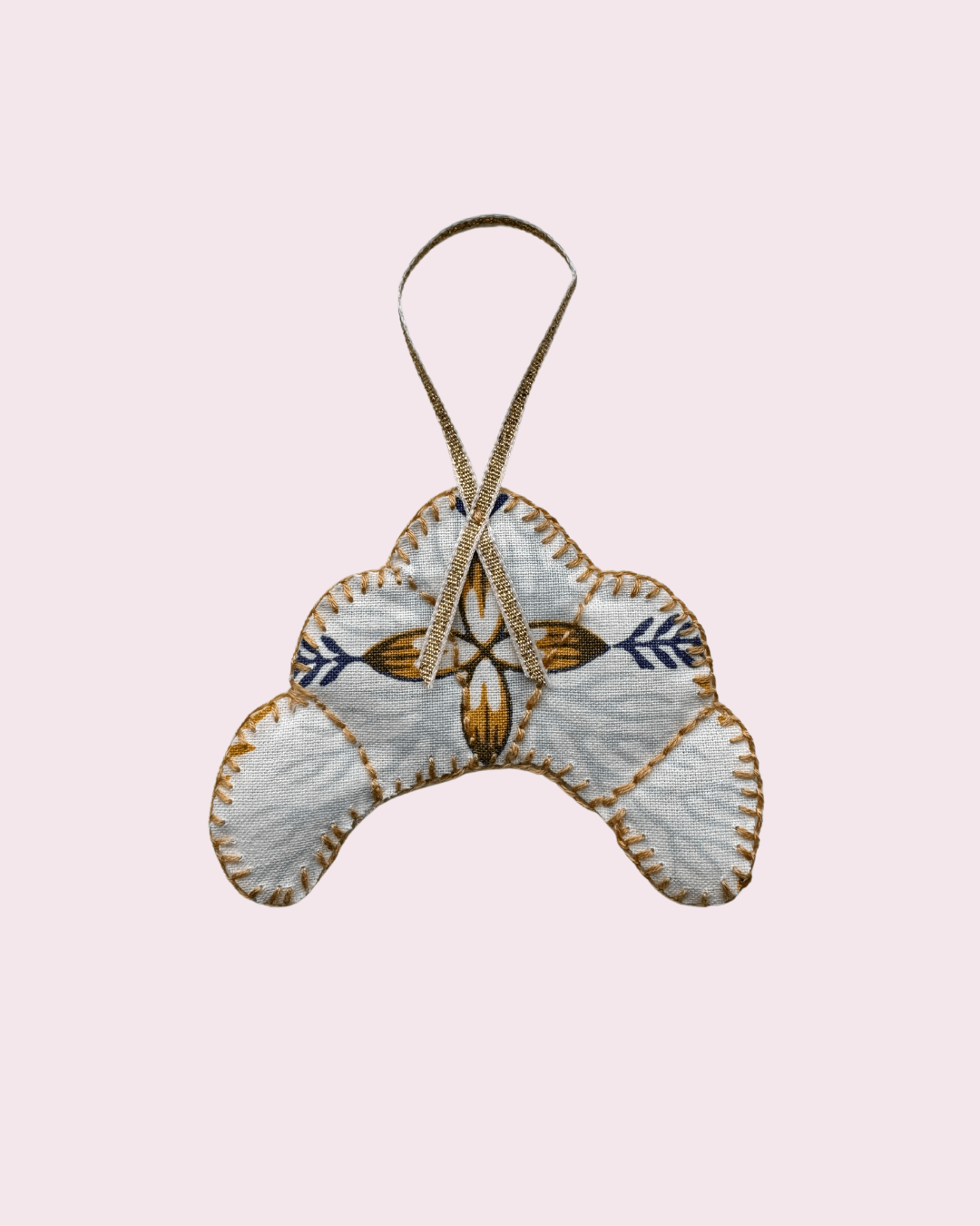 Croissant pynt no.6 - Omel Studio - Julepynt