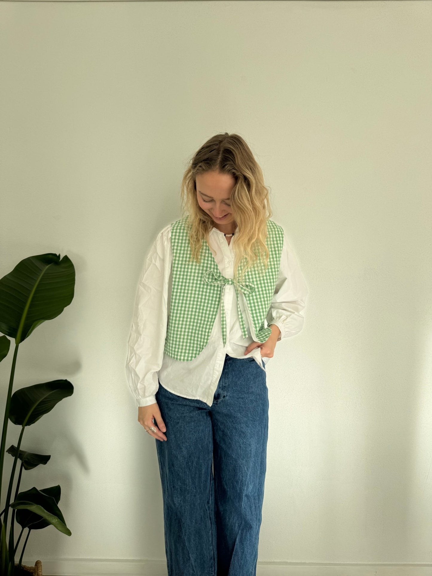 Ternet vest - Bæredygtig vest - handmade vest - Omel Studio