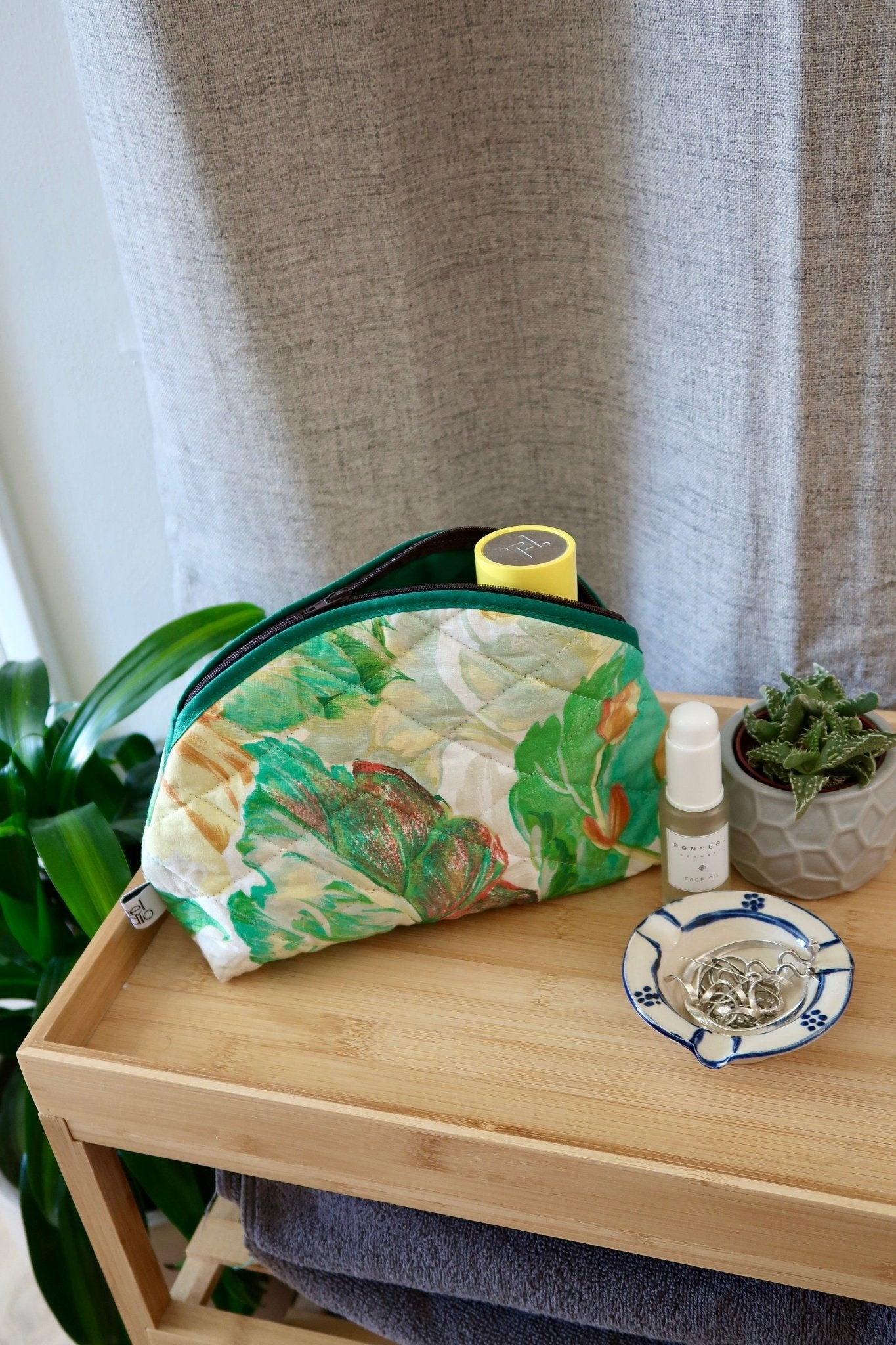 Green - Tropical - Floral - Handmade - Makeup-bag - Omel Studio - Toiletry bag
