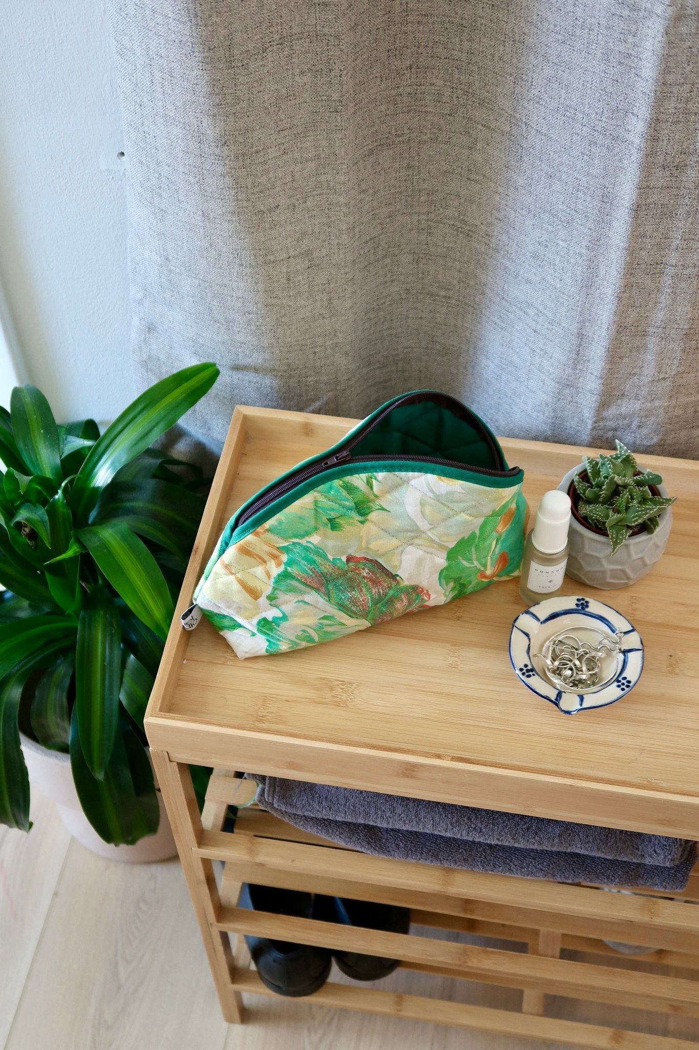 Green - Tropical - Floral - Handmade - Makeup-bag - Omel Studio - Toiletry bag