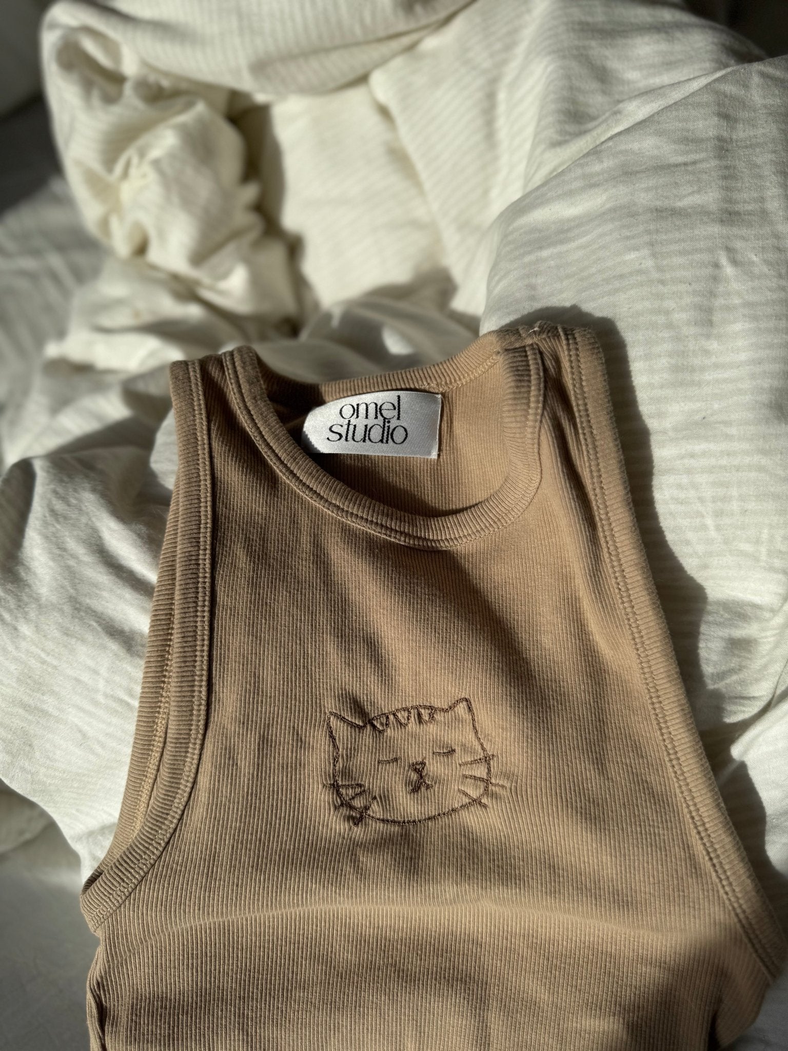 Agnes top no. 15 - Omel Studio - Embroidered top