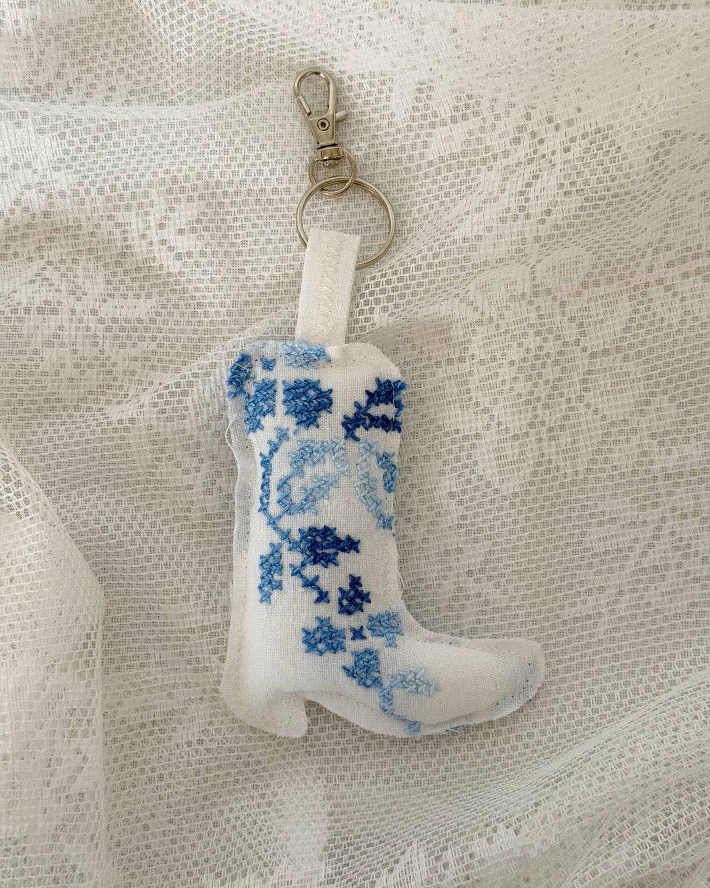 Broderet nøglering no.11 - Omel Studio - 