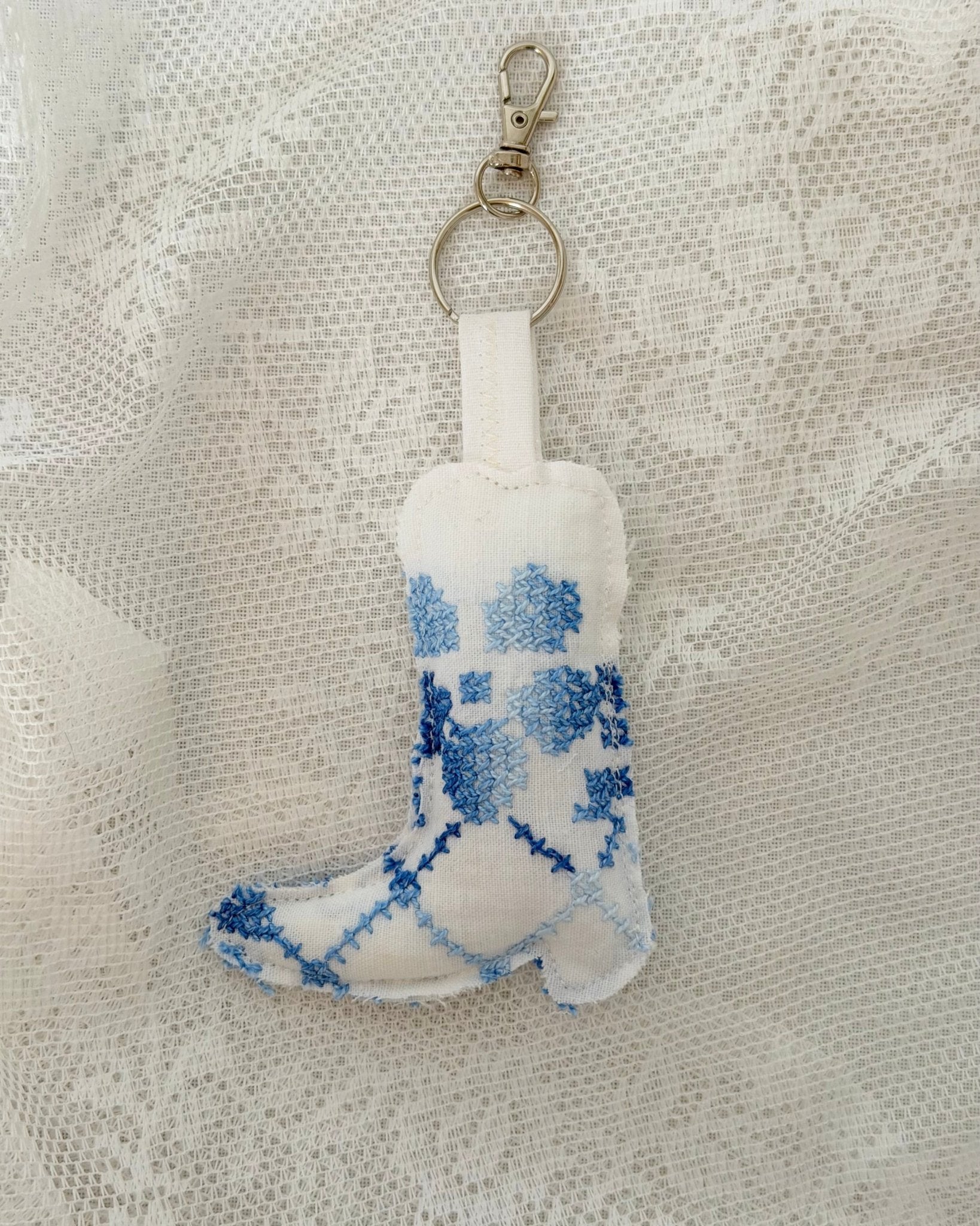 Broderet nøglering no.14 - Omel Studio - 