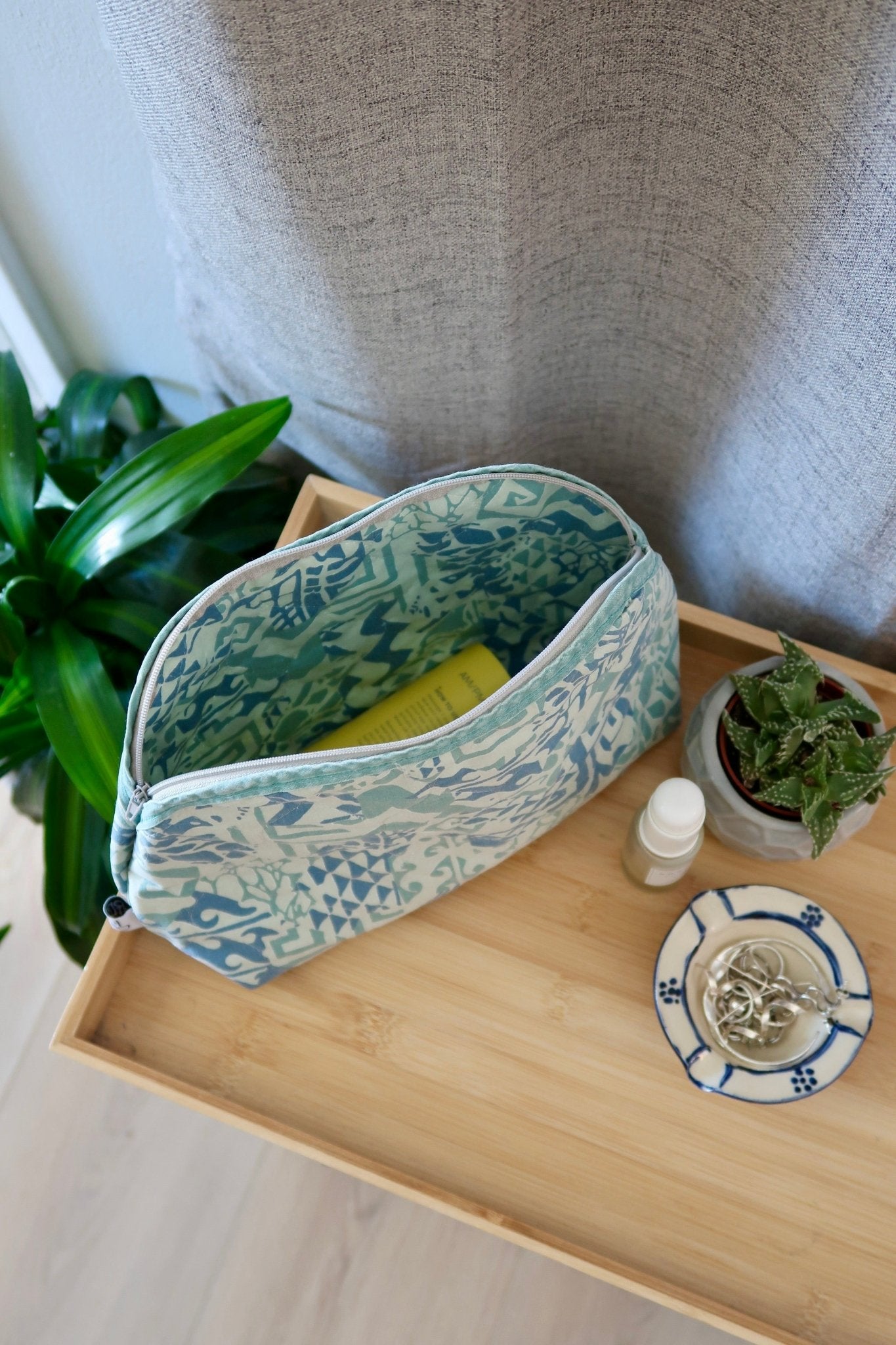 Green - Blue - Floral - Handmade - Makeup-bag - Omel Studio - Toiletry bag