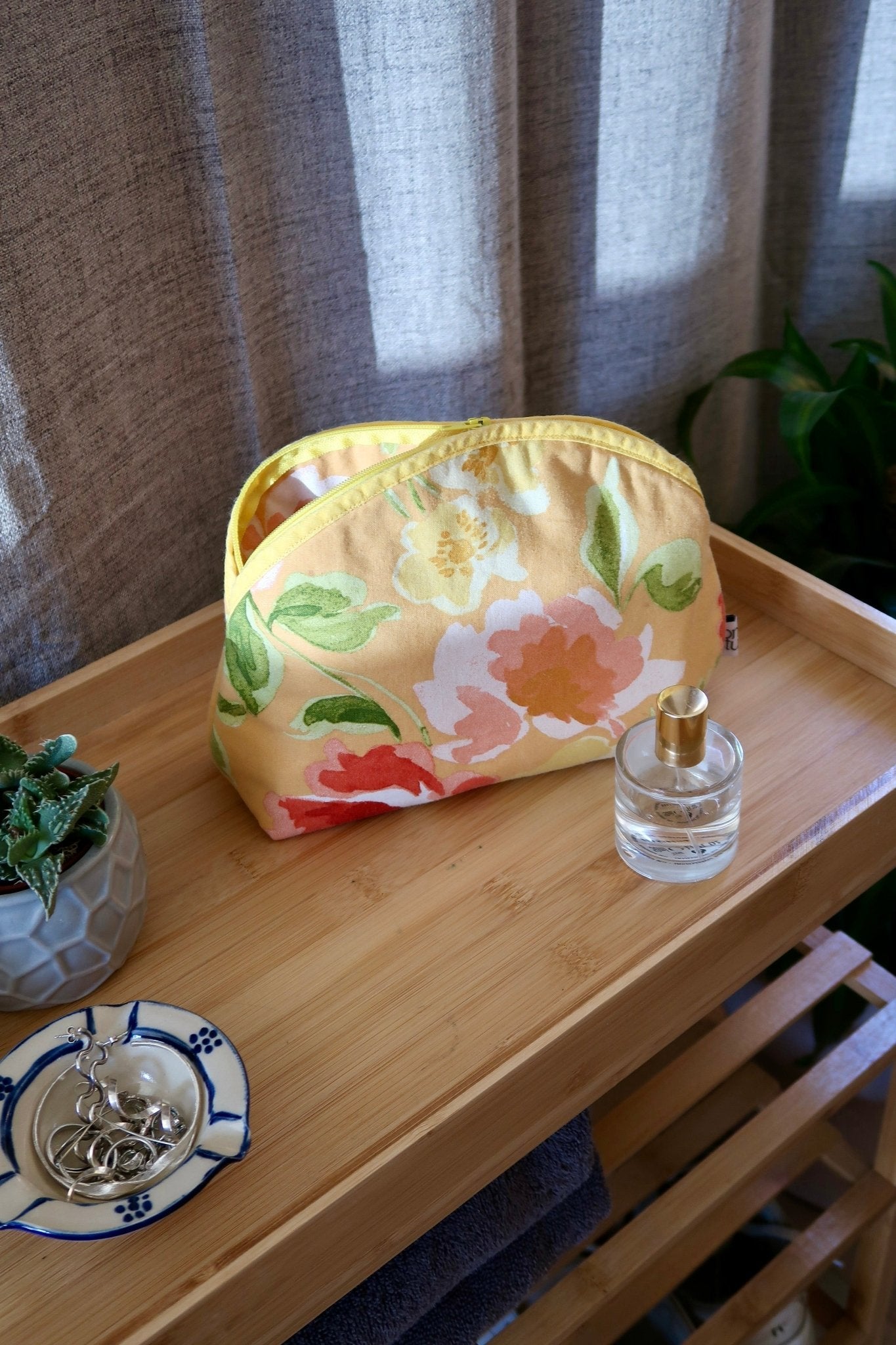 Yellow - Floral - Handmade - Makeup-bag - Omel Studio - Toiletry bag