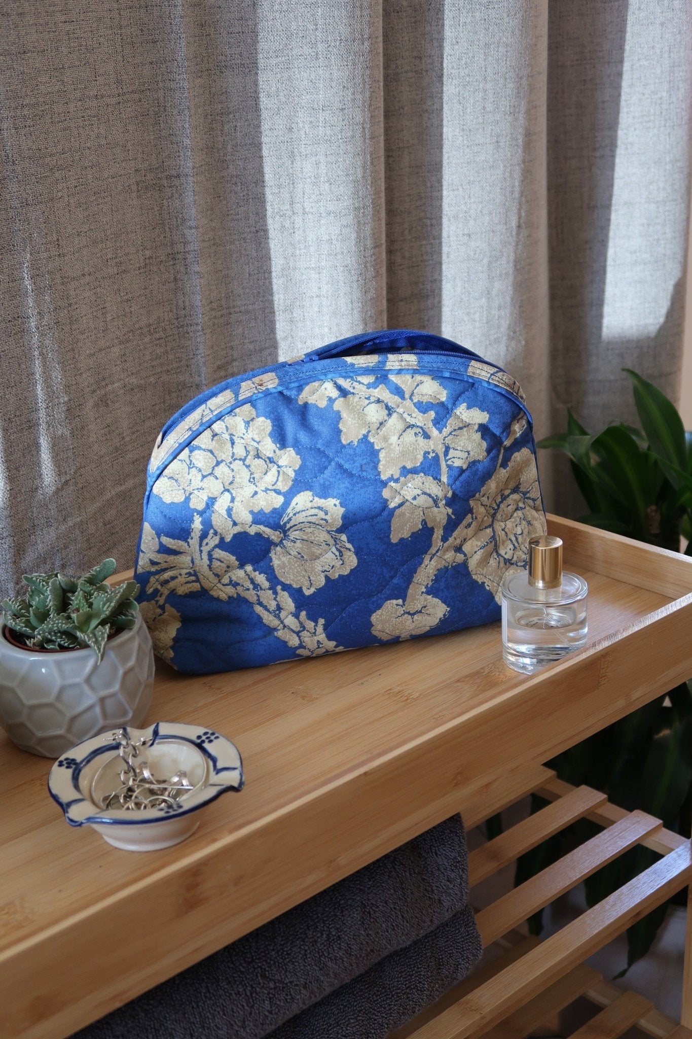 Blue - Floral - Handmade - Makeup-bag - Omel Studio - Toiletry bag